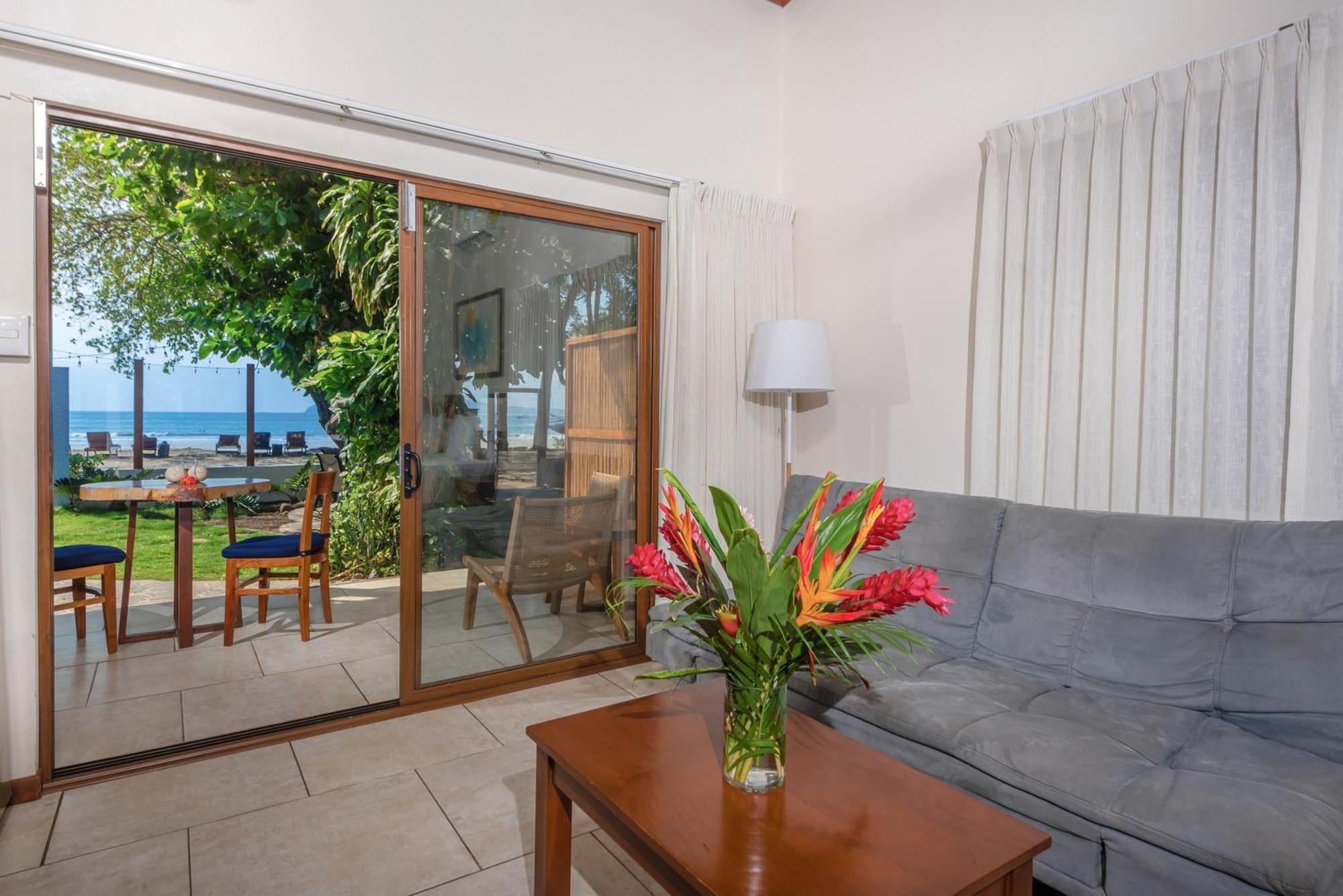 The Coast Beachfront Hotel Tamarindo Quarto foto