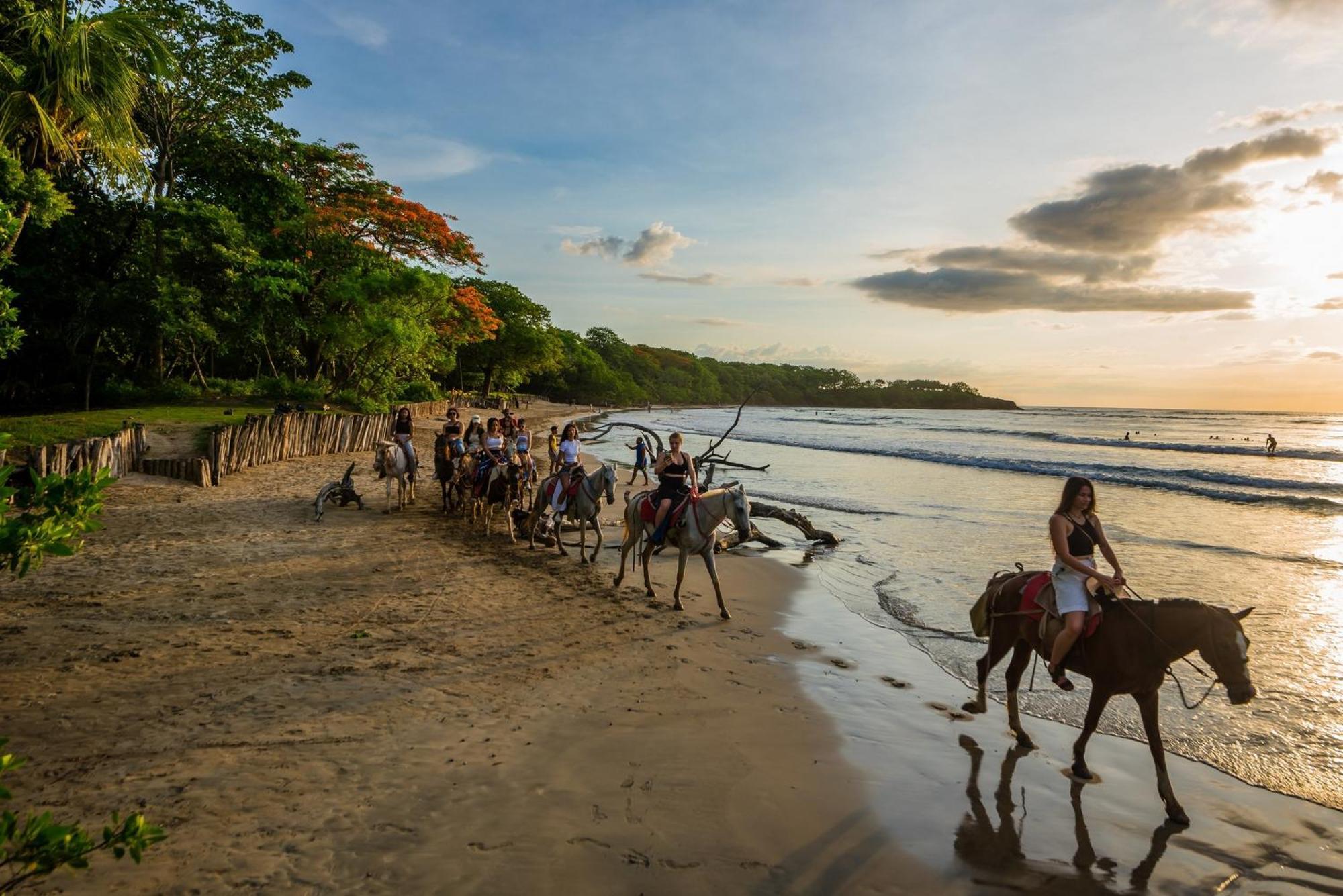 The Coast Beachfront Hotel Tamarindo Exterior foto