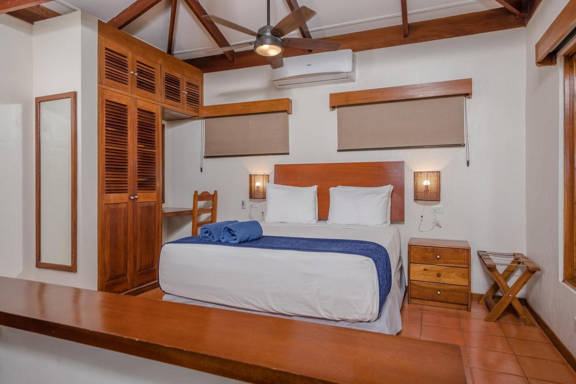 The Coast Beachfront Hotel Tamarindo Quarto foto