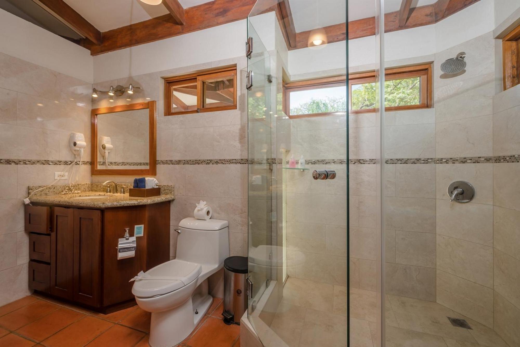 The Coast Beachfront Hotel Tamarindo Quarto foto