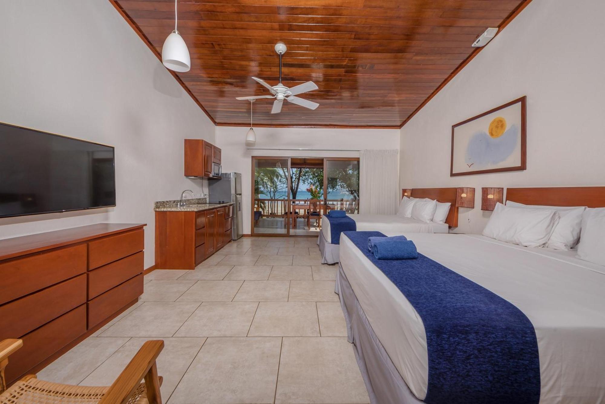 The Coast Beachfront Hotel Tamarindo Quarto foto