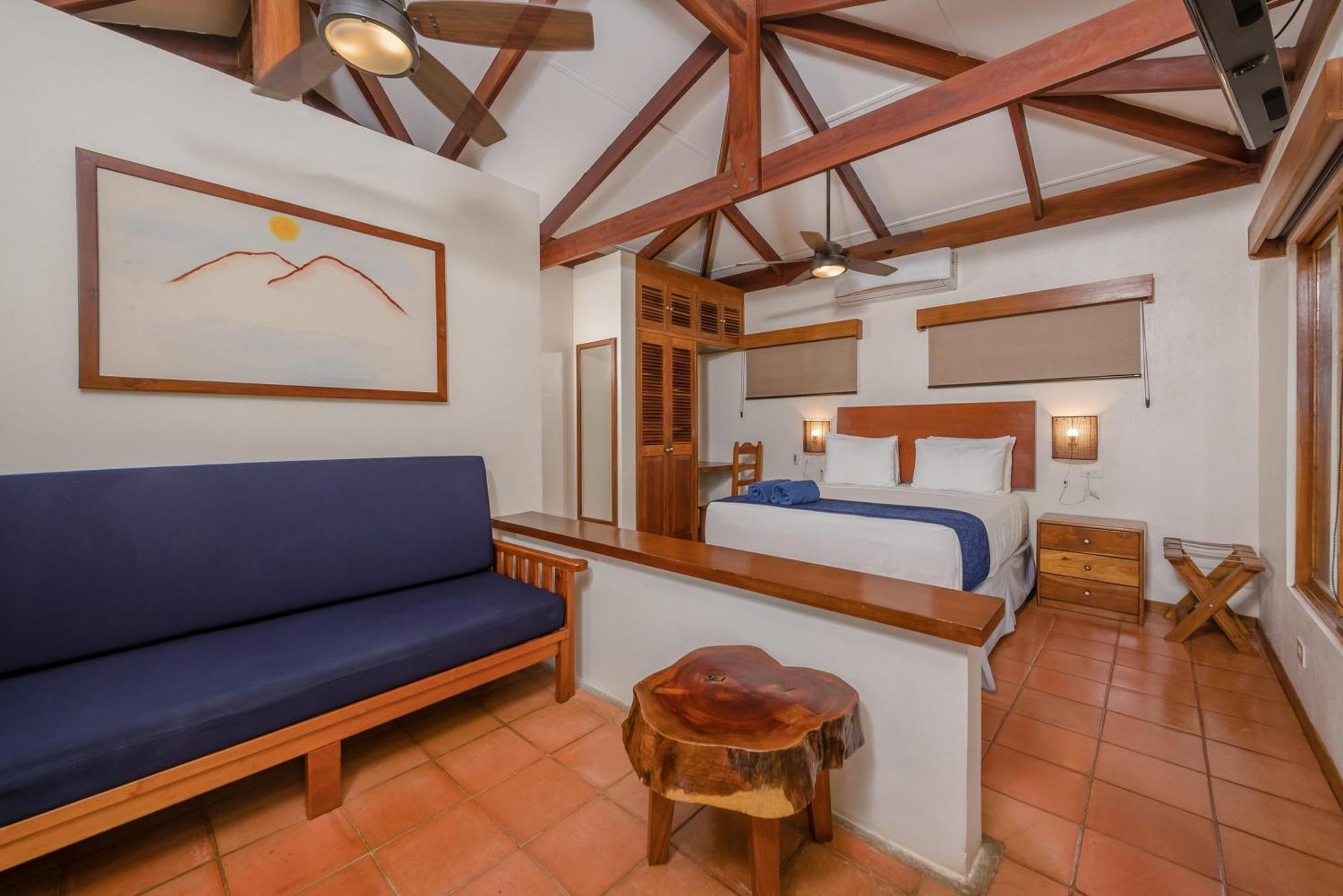 The Coast Beachfront Hotel Tamarindo Quarto foto
