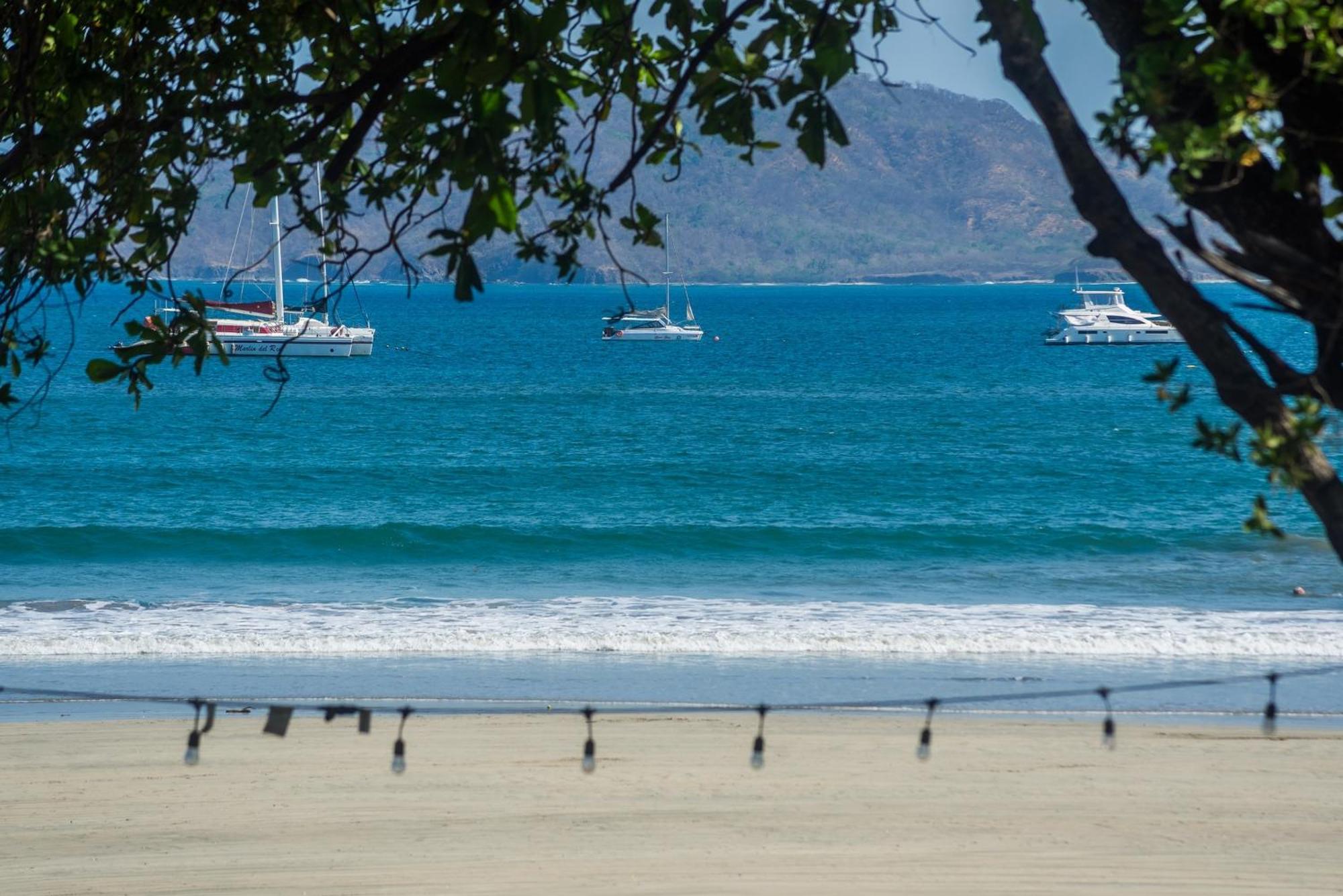 The Coast Beachfront Hotel Tamarindo Quarto foto