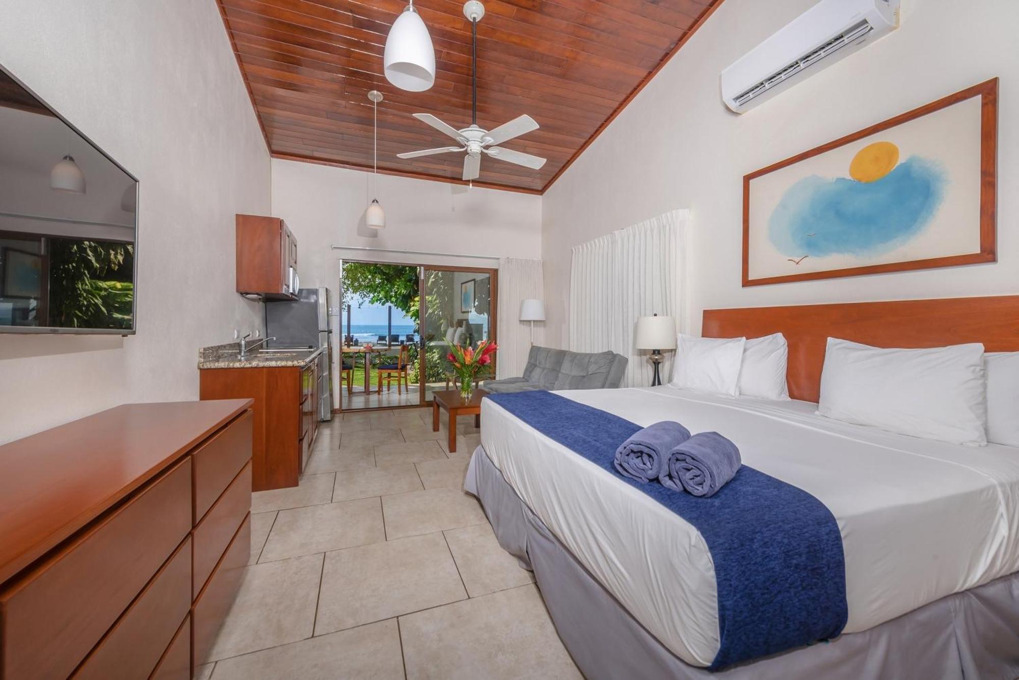 The Coast Beachfront Hotel Tamarindo Quarto foto
