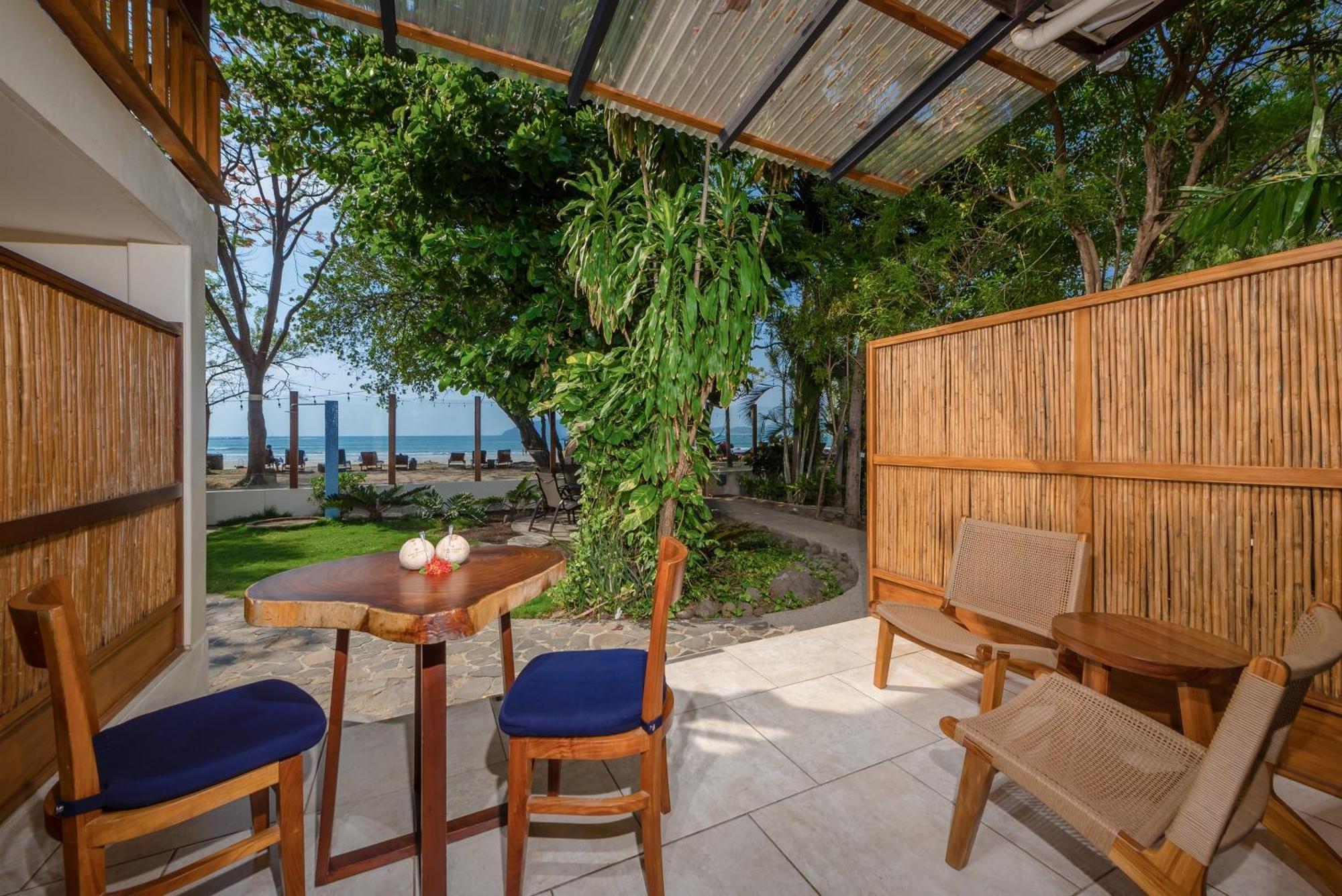 The Coast Beachfront Hotel Tamarindo Quarto foto